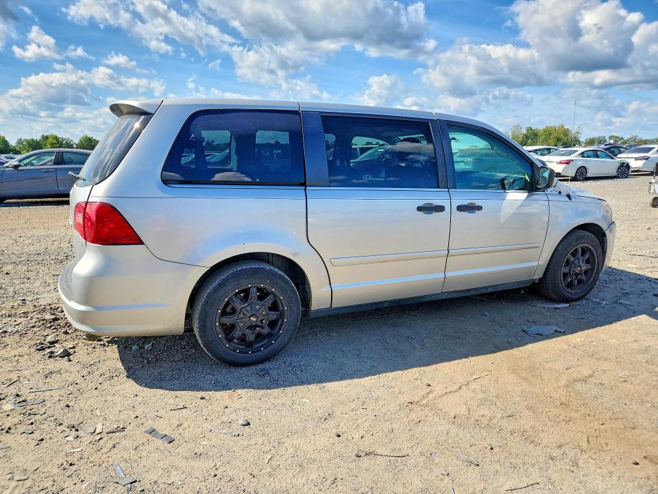 Photo 3 from auction – 2011 VOLKSWAGEN ROUTAN with VIN 2V4RW4DG8BR642338