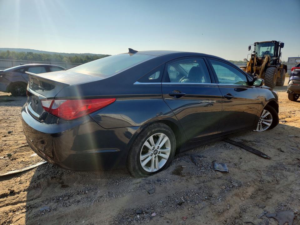 Foto 3 de la subasta – 2013 HYUNDAI SONATA con VIN 5NPEB4AC2DH596902