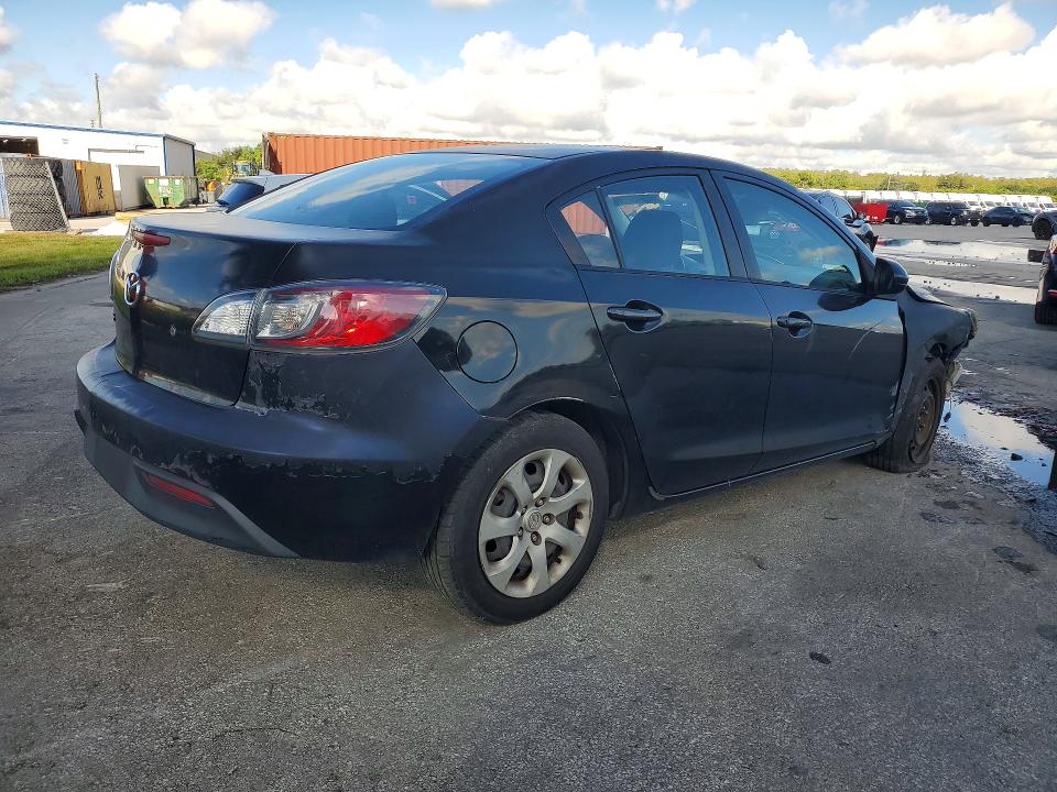 Снимка 3 от търг – 2010 MAZDA 3 с VIN JM1BL1SF7A1199132