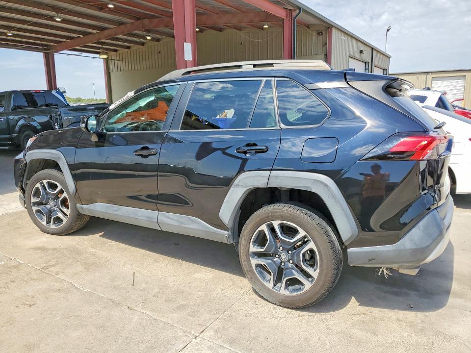 Photo 2 from auction – 2019 TOYOTA RAV4 with VIN 2T3J1RFV8KW042231