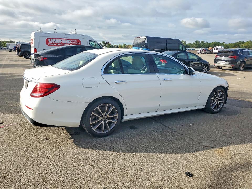 Photo 3 from auction – 2020 MERCEDES-BENZ E with VIN W1KZF6JB9LA759789