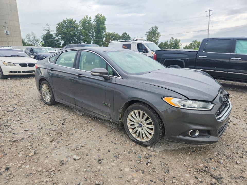 Снимка 4 от търг – 2016 FORD FUSION с VIN 3FA6P0PU4GR336040
