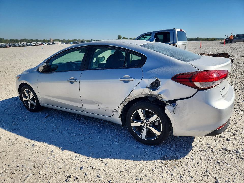 Foto 2 de la subasta – 2018 KIA FORTE con VIN 3KPFL4A71JE171899