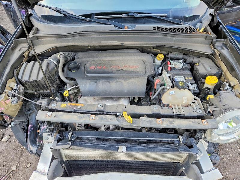 Photo 12 from auction – 2016 JEEP RENEGADE with VIN ZACCJBBT1GPC95451