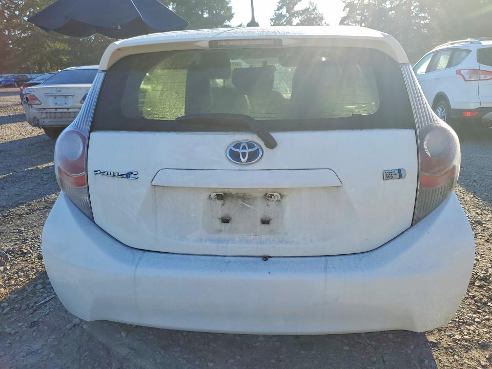 Photo 6 from auction – 2012 TOYOTA PRIUS C with VIN JTDKDTB32C1024370