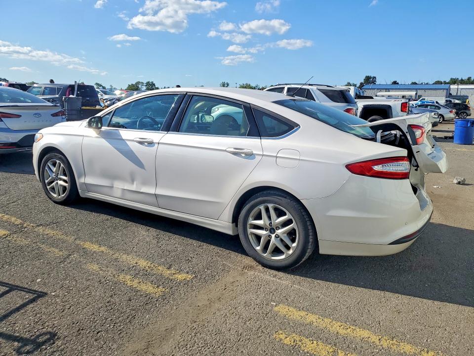 Photo 2 from auction – 2016 FORD FUSION with VIN 3FA6P0H77GR377433