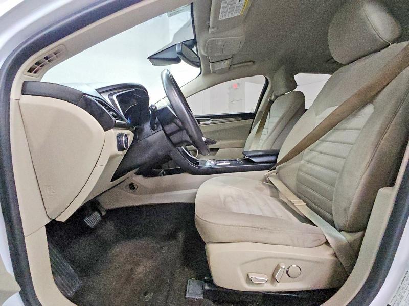Photo 7 from auction – 2019 FORD FUSION with VIN 3FA6P0LU5KR225186
