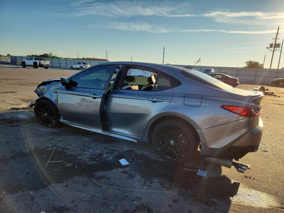Фото 2 с аукциона – 2025 TOYOTA CAMRY с VIN 4T1DAACK5SU614230