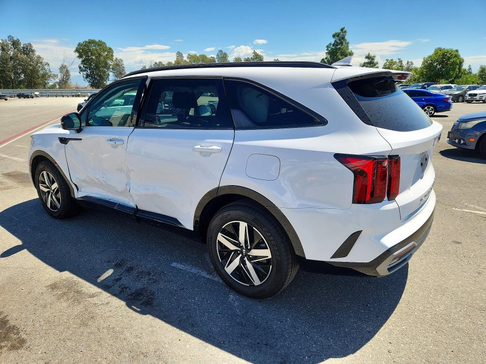 Photo 2 from auction – 2021 KIA SORENTO with VIN 5XYRL4LC2MG067405