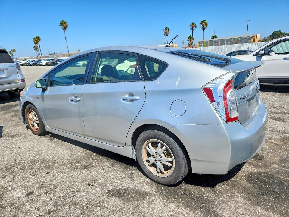 Photo 2 from auction – 2014 TOYOTA PRIUS with VIN JTDKN3DU1E0376352
