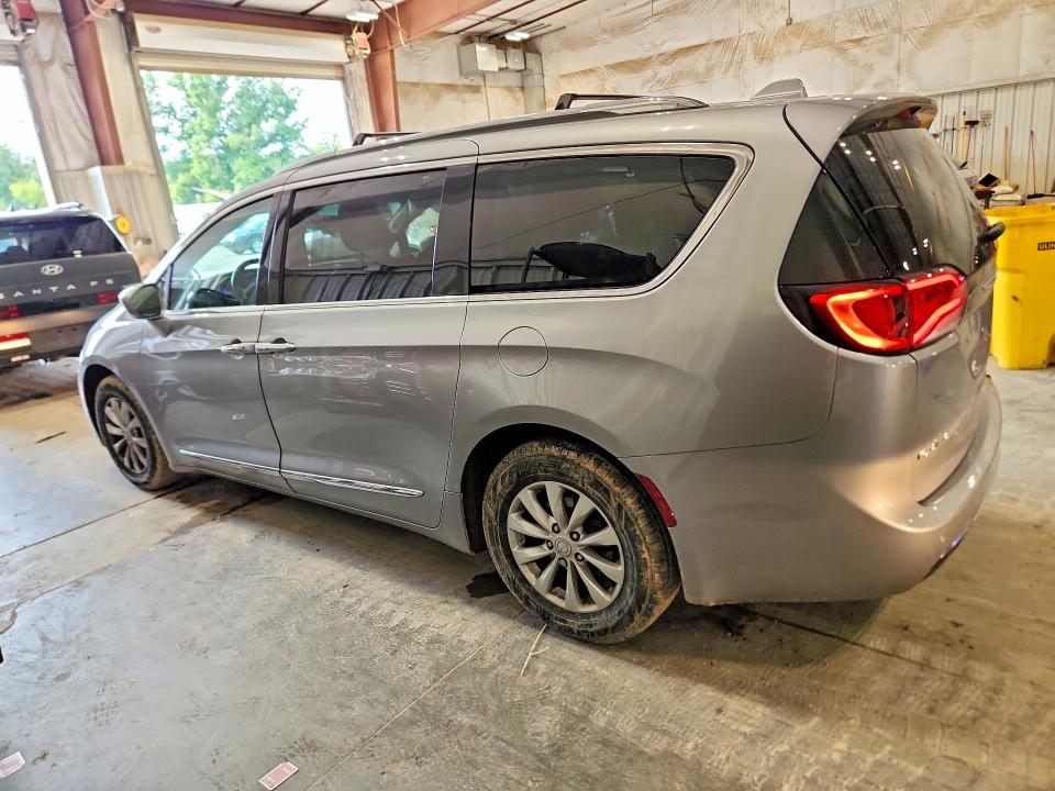 Снимка 2 от търг – 2018 CHRYSLER PACIFICA TOURING с VIN 2C4RC1BG9JR246891