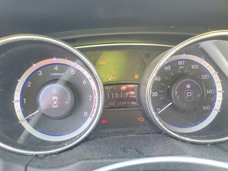 Photo 9 from auction – 2011 HYUNDAI SONATA with VIN 5NPEB4AC3BH019289