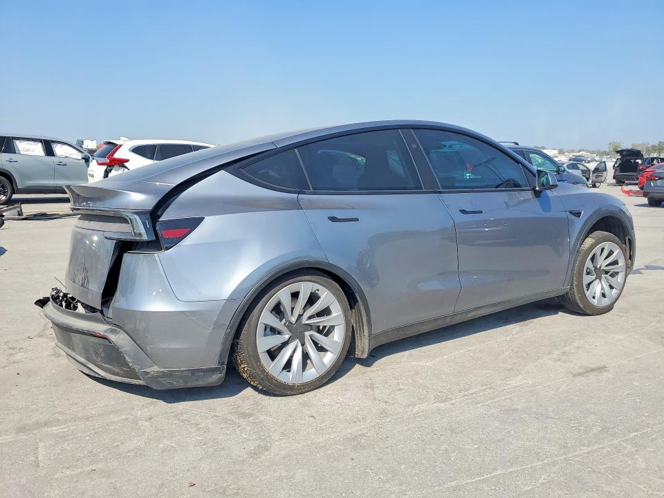 Фото 3 с аукциона – 2026 TESLA MODEL Y с VIN 7SAYGDED4TA586984