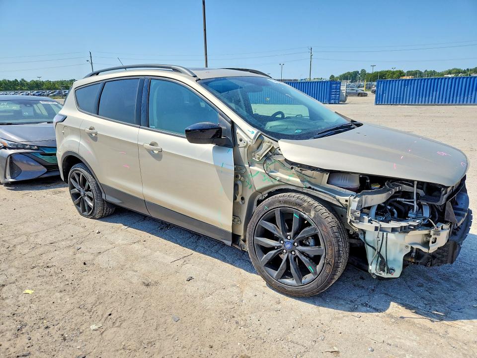 Photo 4 from auction – 2017 FORD ESCAPE with VIN 1FMCU0GD7HUE44096