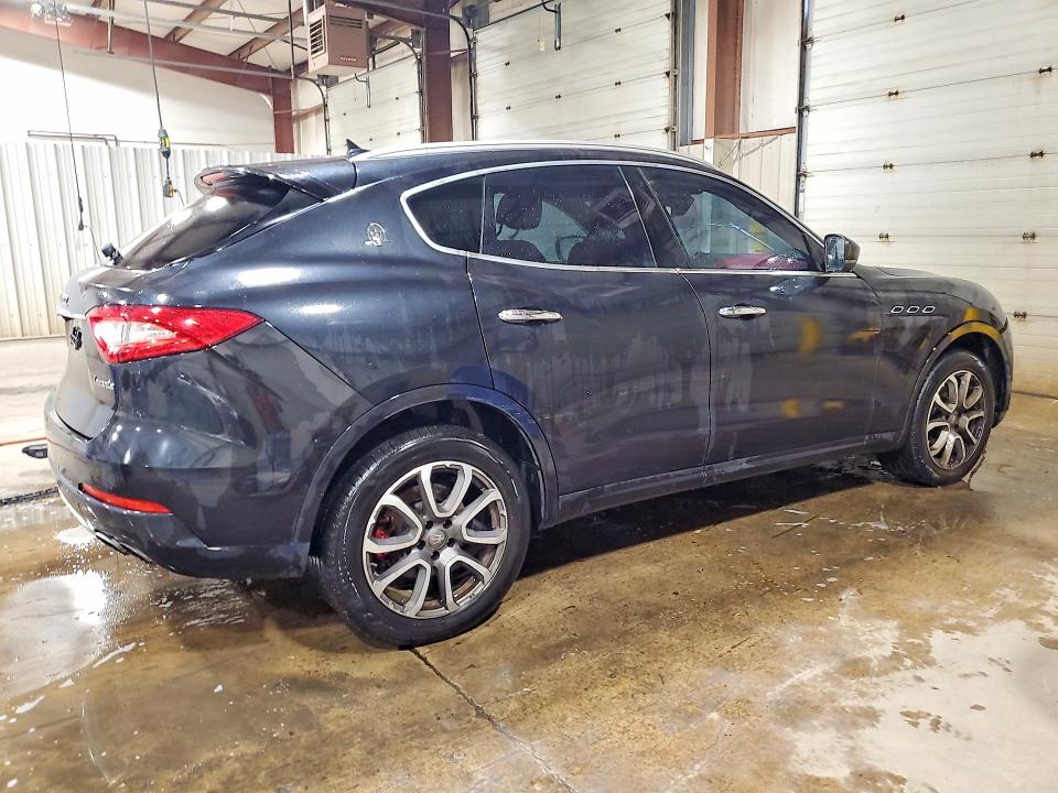 Photo 3 from auction – 2017 MASERATI LEVANTE with VIN ZN661XUL2HX250703