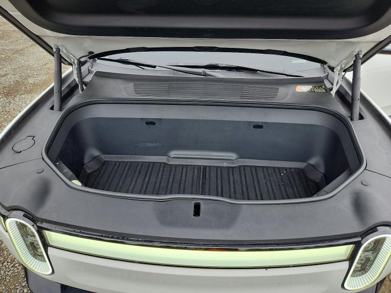 Photo 11 from auction – 2023 RIVIAN R1T with VIN 7FCTGAAA9PN019398