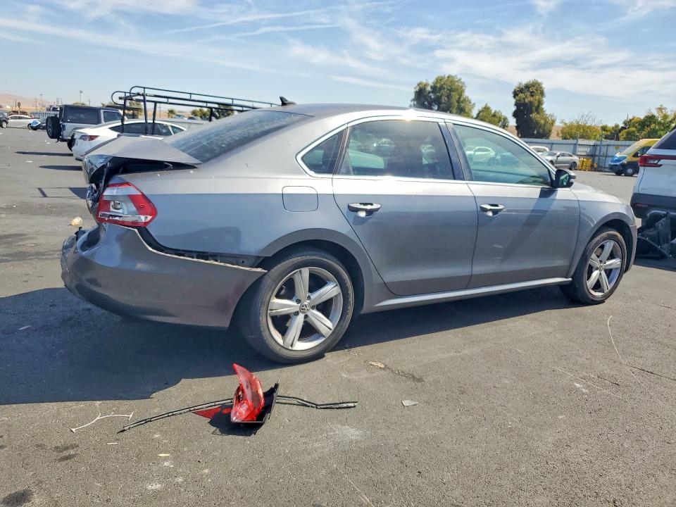 Снимка 3 от търг – 2014 VOLKSWAGEN PASSAT с VIN 1VWAS7A32EC048280