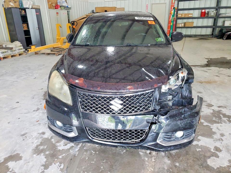 Photo 5 from auction – 2012 SUZUKI KIZASHI with VIN JS2RF9A85C6101105