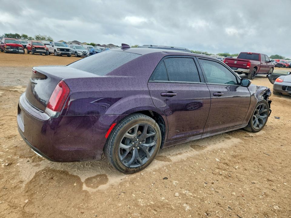 Снимка 3 от търг – 2021 CHRYSLER 300 с VIN 2C3CCAAG3MH683436