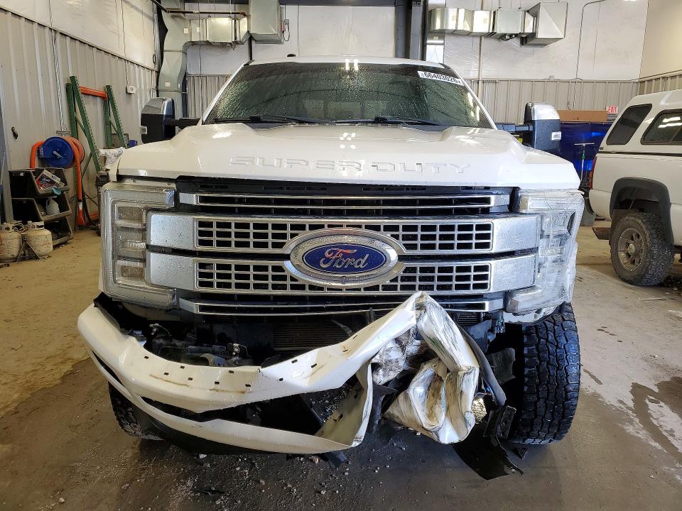Photo 5 from auction – 2017 FORD F350 with VIN 1FT8W3BT4HEF17455