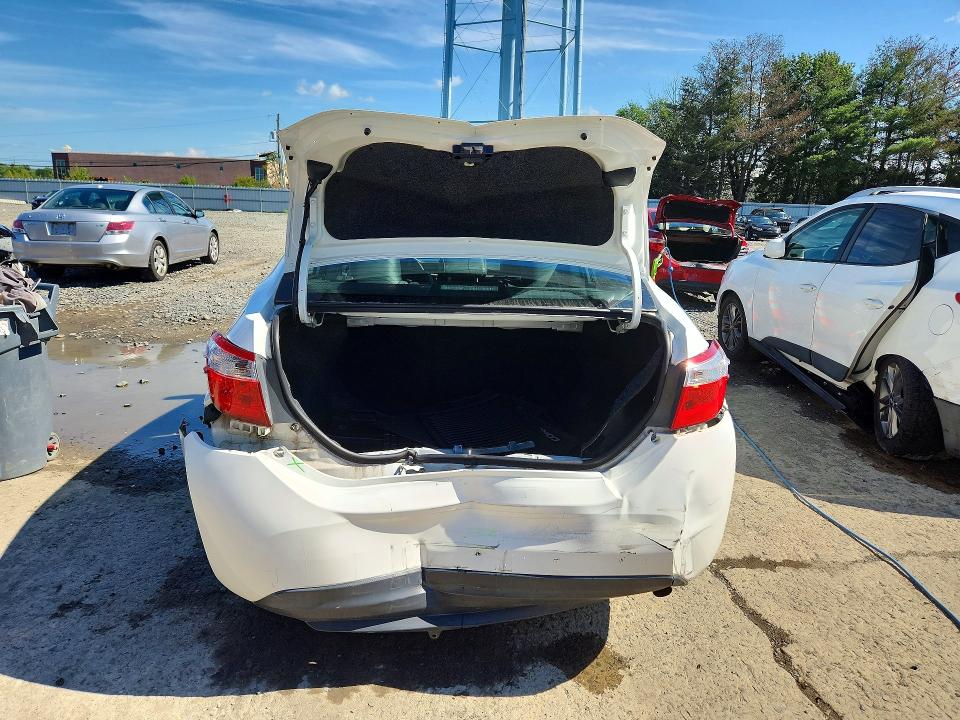 Photo 6 from auction – 2015 TOYOTA COROLLA with VIN 2T1BURHE2FC452385