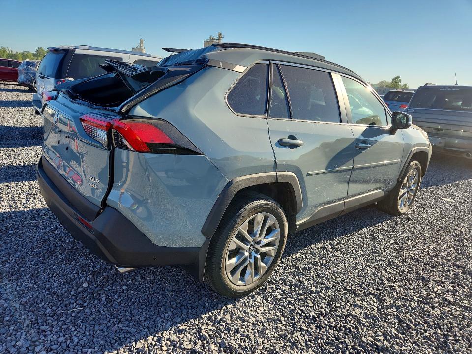 Photo 3 from auction – 2023 TOYOTA RAV4 with VIN 2T3A1RFV5PW362081