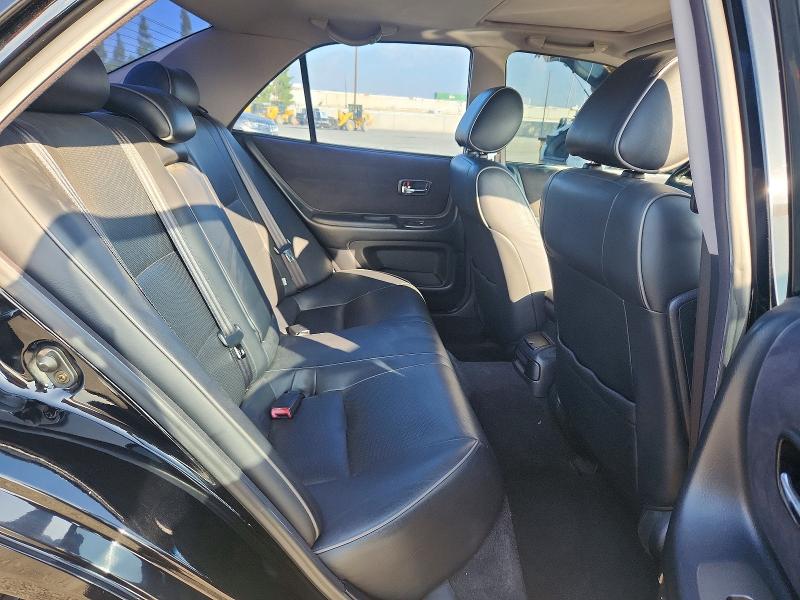 Photo 10 from auction – 2003 LEXUS IS 300 with VIN JTHBD192830071781