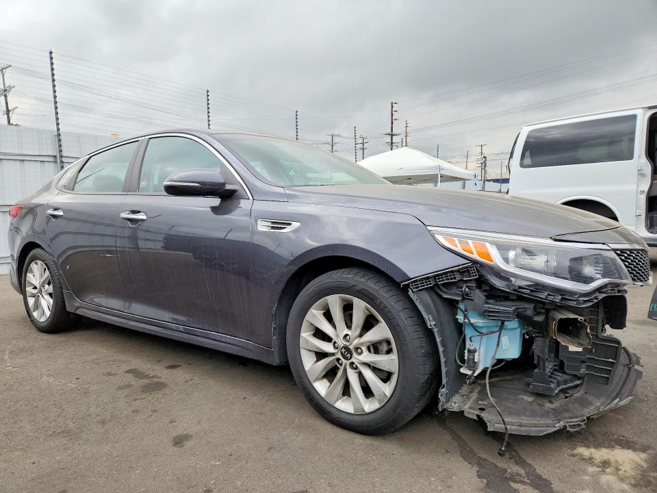 Photo 4 from auction – 2018 KIA OPTIMA with VIN 5XXGT4L34JG239490