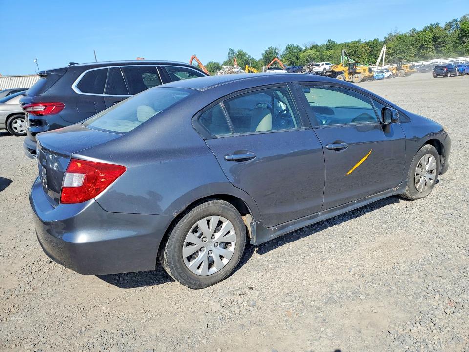Photo 3 from auction – 2012 HONDA CIVIC with VIN 2HGFB2F50CH330676