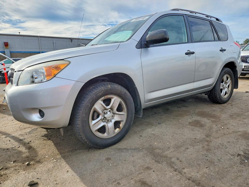 Снимка 1 от търг – 2007 TOYOTA RAV4 с VIN JTMBD33V975123217