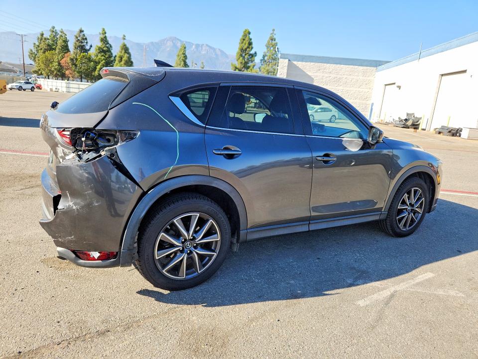 Снимка 3 от търг – 2018 MAZDA CX-5 с VIN JM3KFADM2J1361520