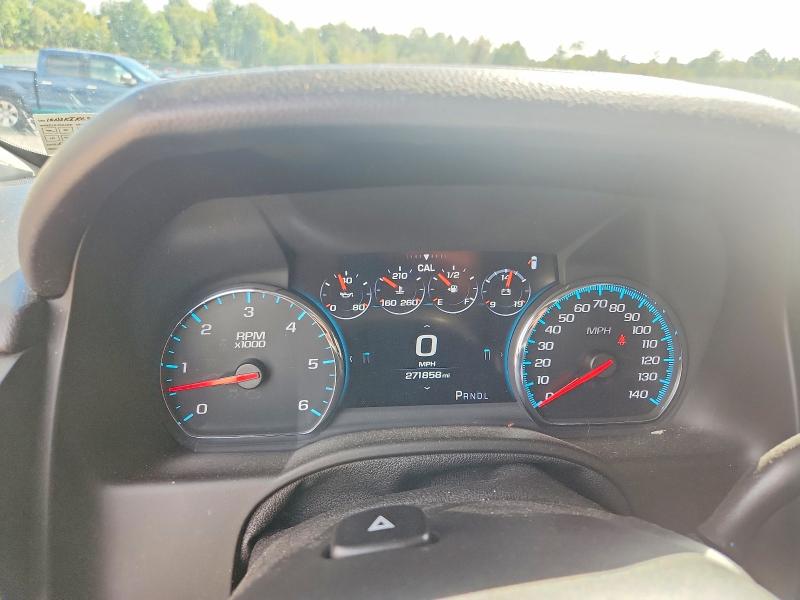 Photo 9 from auction – 2017 CHEVROLET SUBURBAN with VIN 1GNSKJKC9HR291810