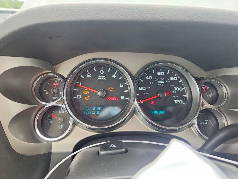 Photo 9 from auction – 2011 GMC SIERRA with VIN 1GTR2VE32BZ383410