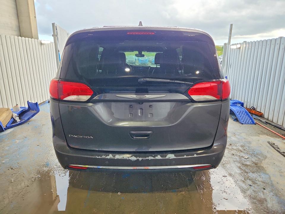Photo 6 from auction – 2018 CHRYSLER PACIFICA with VIN 2C4RC1BG4JR120244