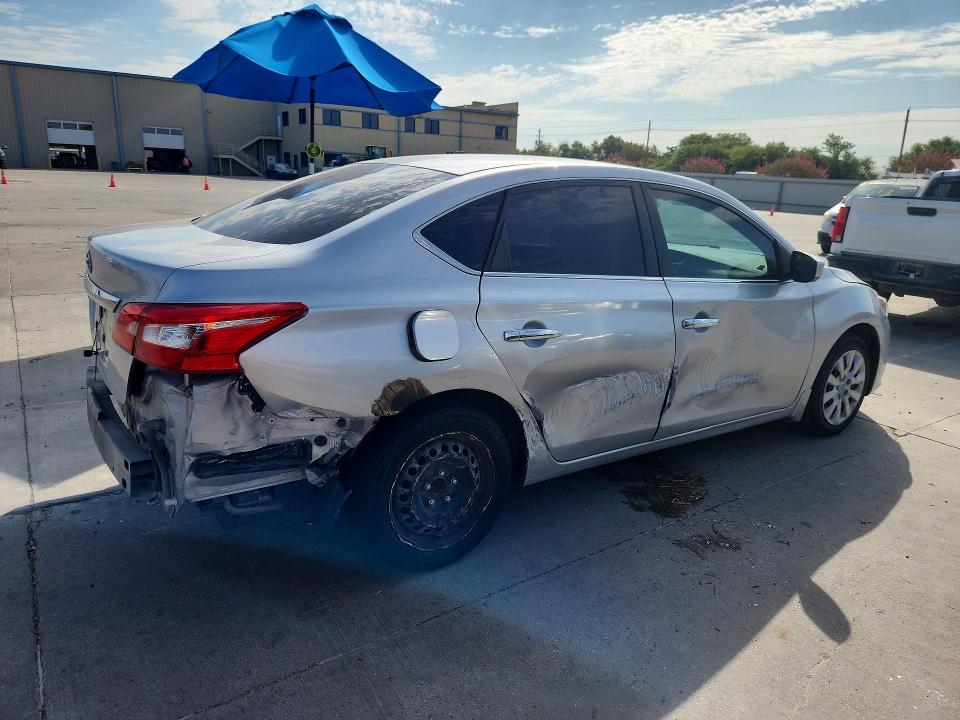 Photo 3 from auction – 2017 NISSAN SENTRA with VIN 3N1AB7AP2HY214866