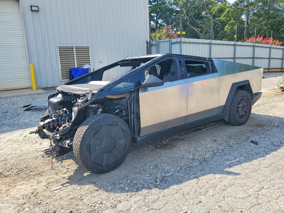 TESLA CYBERTRUCK 2025 z numerem VIN 7G2CEHED7SA078010 - Zdjęcie z aukcji