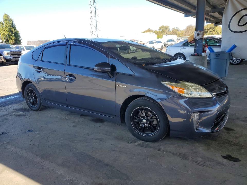 Photo 4 from auction – 2015 TOYOTA PRIUS with VIN JTDKN3DU7F0465554