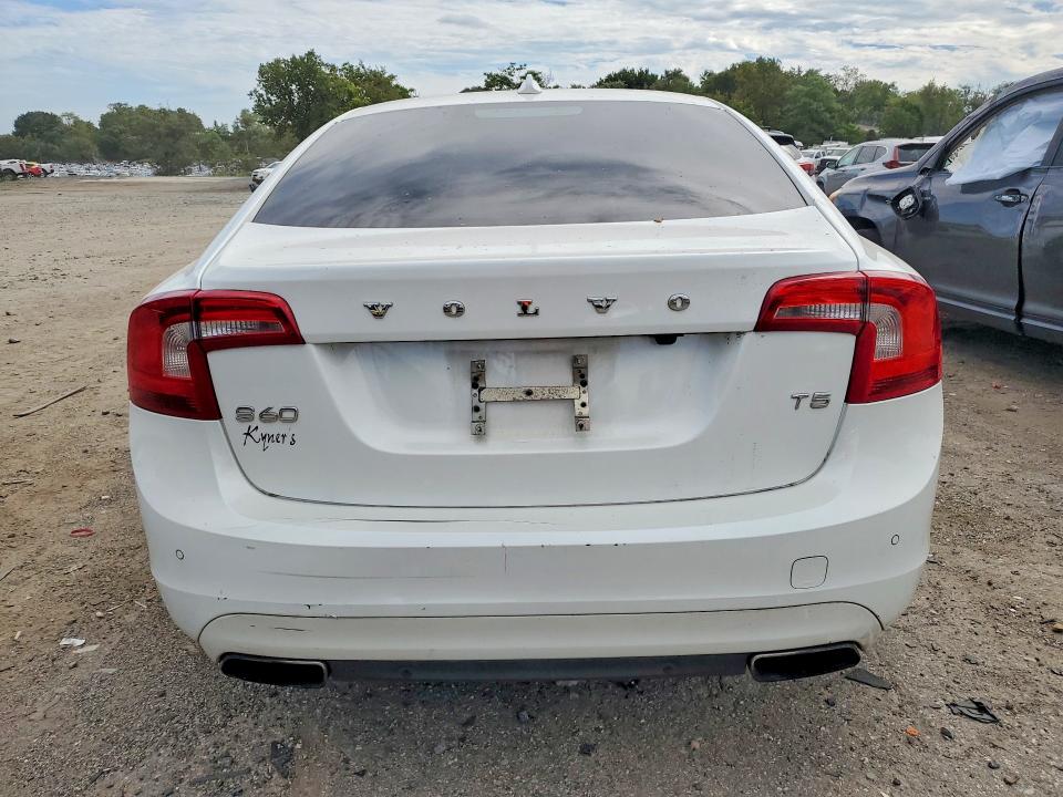 Foto 6 de la subasta – 2014 VOLVO S60 con VIN YV1612FS8E1295114
