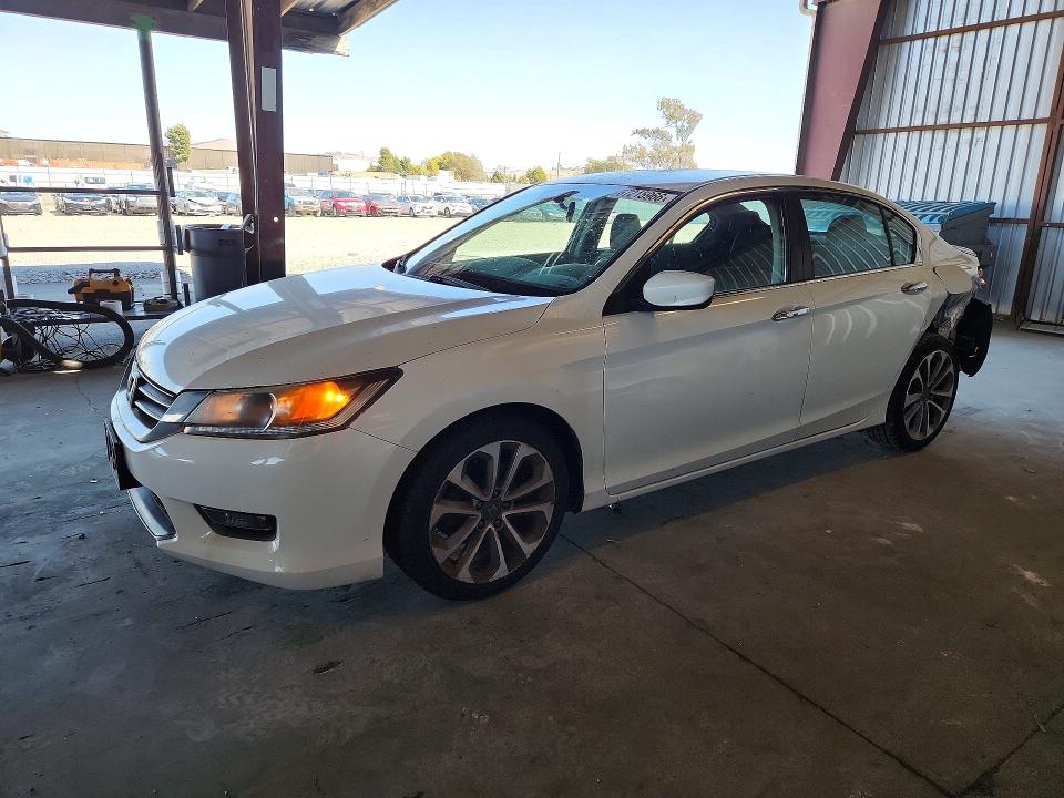 HONDA ACCORD 2015 with VIN 1HGCR2F5XFA094975 - Photo from auction