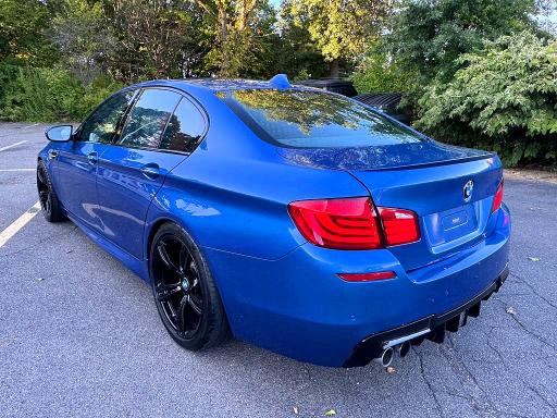 صورة رقم 2 من المزاد - 2013 BMW M5 مع VIN WBSFV9C50DD096758