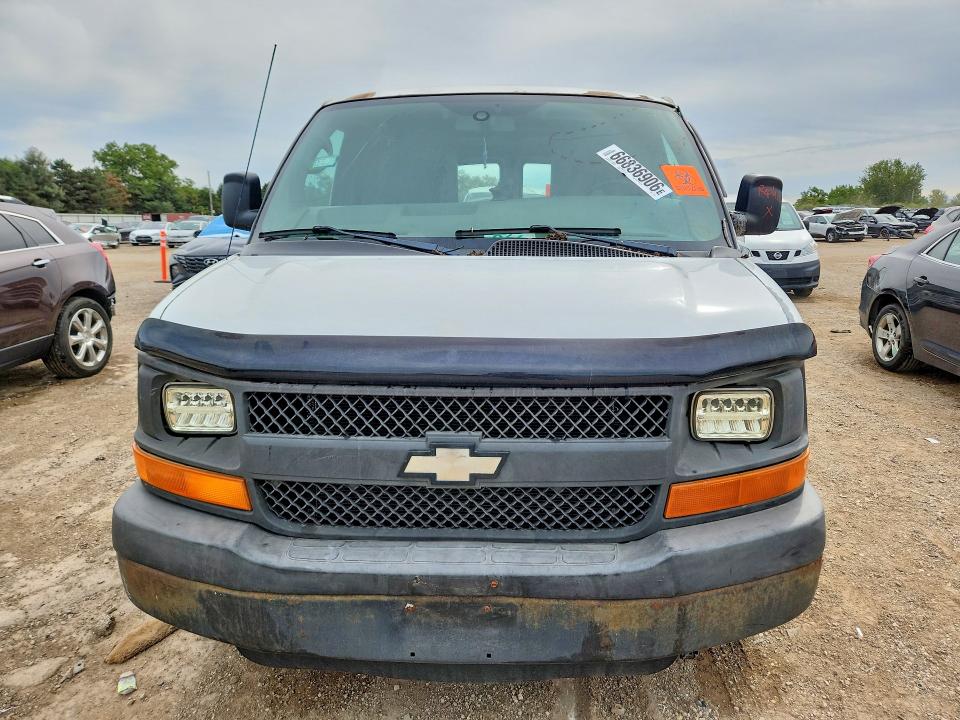 Photo 5 from auction – 2005 CHEVROLET EXPRESS G2500 with VIN 1GCGG25VX51117970