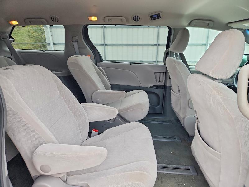 Photo 11 from auction – 2017 TOYOTA SIENNA with VIN 5TDJZ3DC9HS179762
