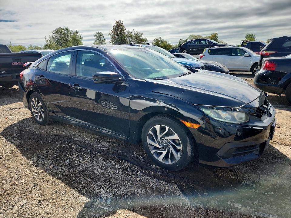 Снимка 4 от търг – 2016 HONDA CIVIC с VIN 19XFC2F79GE018774