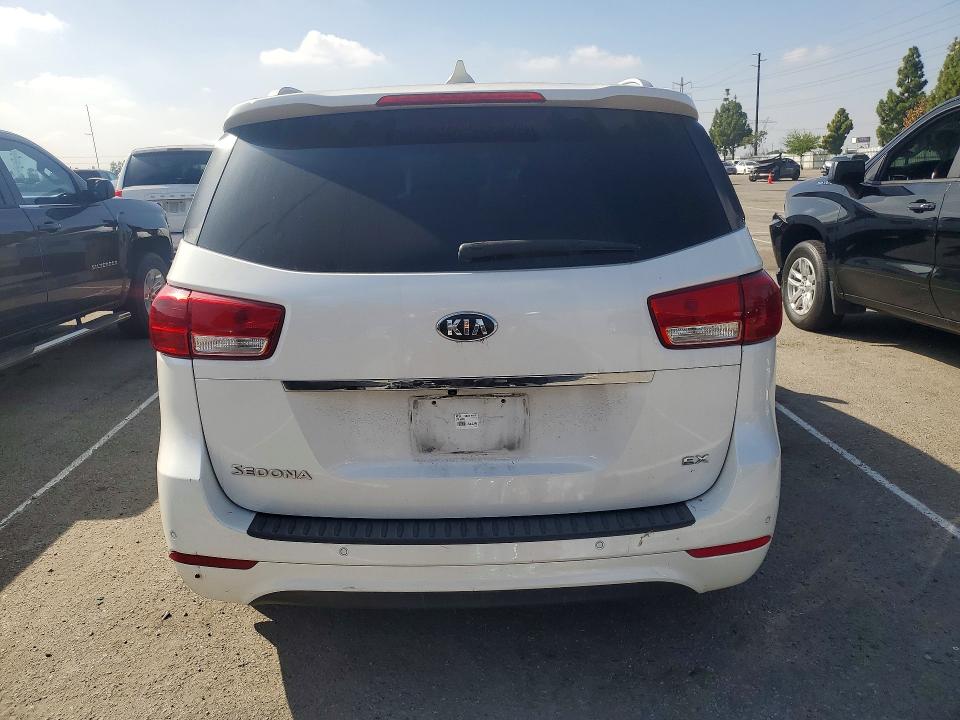Photo 6 from auction – 2015 KIA SEDONA with VIN KNDMC5C19F6034180