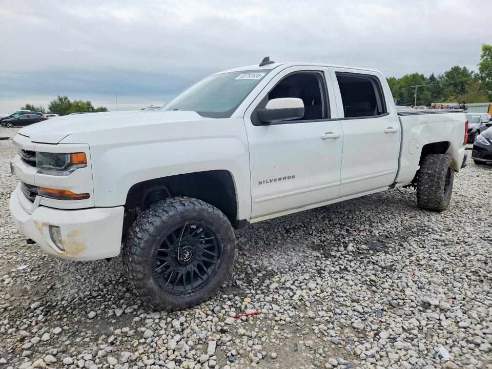 CHEVROLET SILVERADO 2018 with VIN 3GCUKREC9JG563113 - Photo from auction