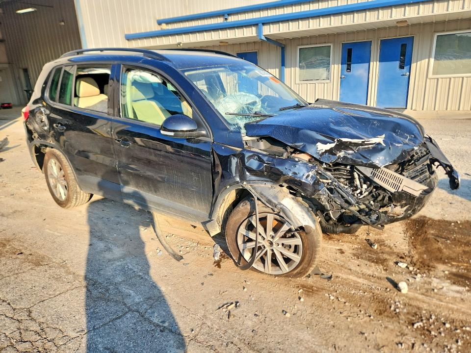 Снимка 4 от търг – 2015 VOLKSWAGEN TIGUAN с VIN WVGAV7AX2FW554992