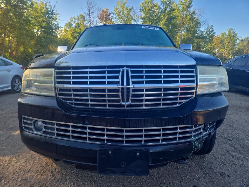 Photo 5 from auction – 2010 LINCOLN NAVIGATOR with VIN 5LMJJ3J55AEJ02310