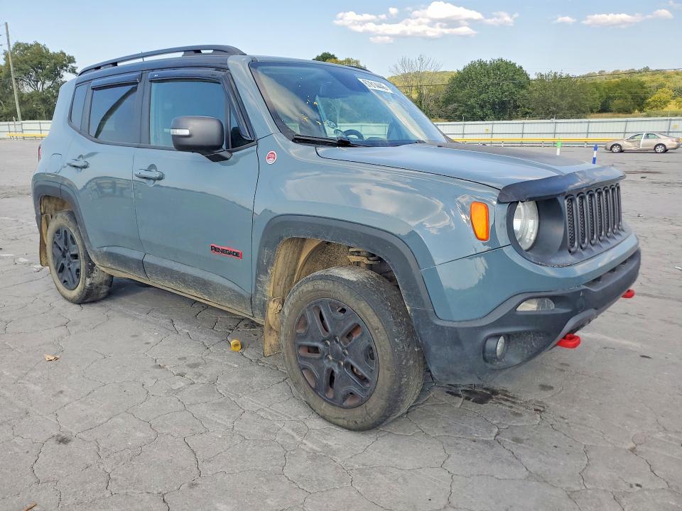 Photo 4 from auction – 2018 JEEP RENEGADE with VIN ZACCJBCB5JPH94282