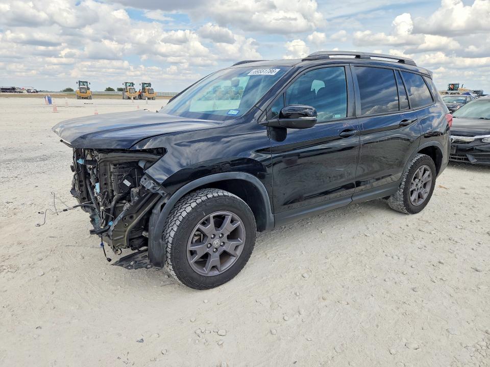 HONDA PASSPORT 2024 with VIN 5FNYF8H65RB007551 - Photo from auction