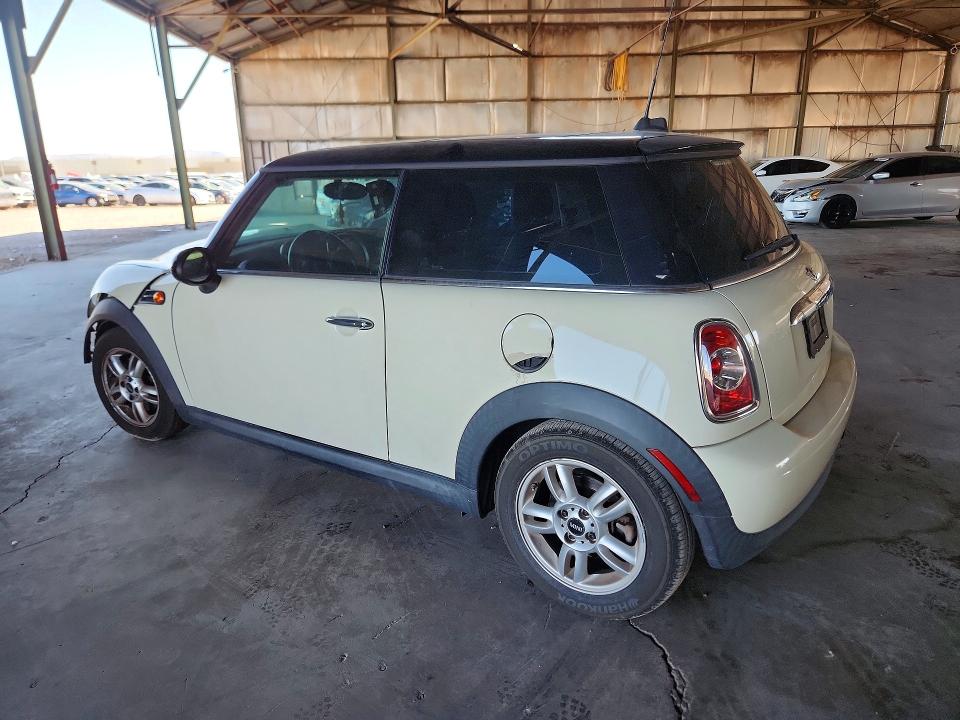 Foto 2 de la subasta – 2011 MINI COOPER con VIN WMWSU3C50BT094983